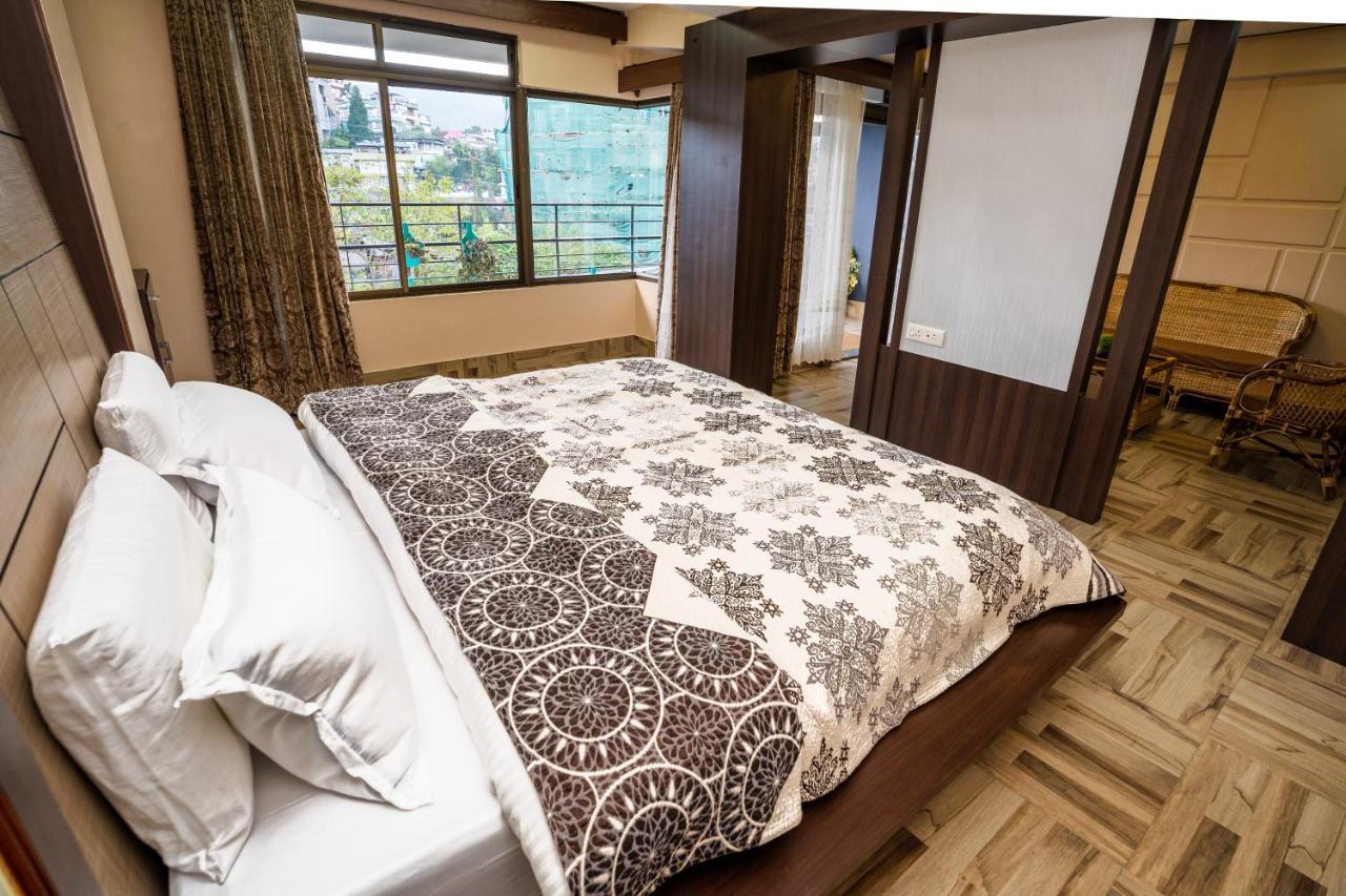 East Land Bed & Breakfast シロン エクステリア 写真